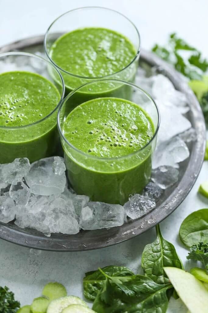 Green-Detox-Smoothie-Damn-Delicious